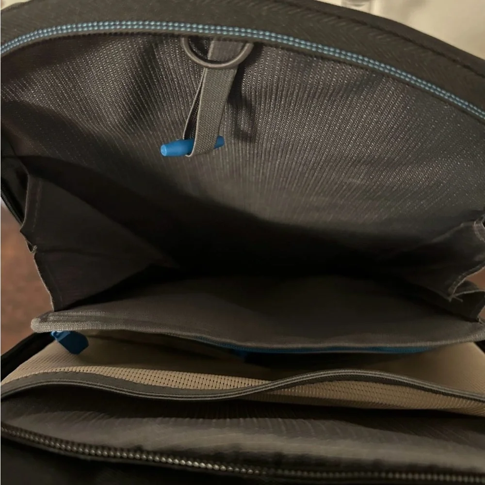 Alienware Black Backpack for Men - Picture 5 of 7